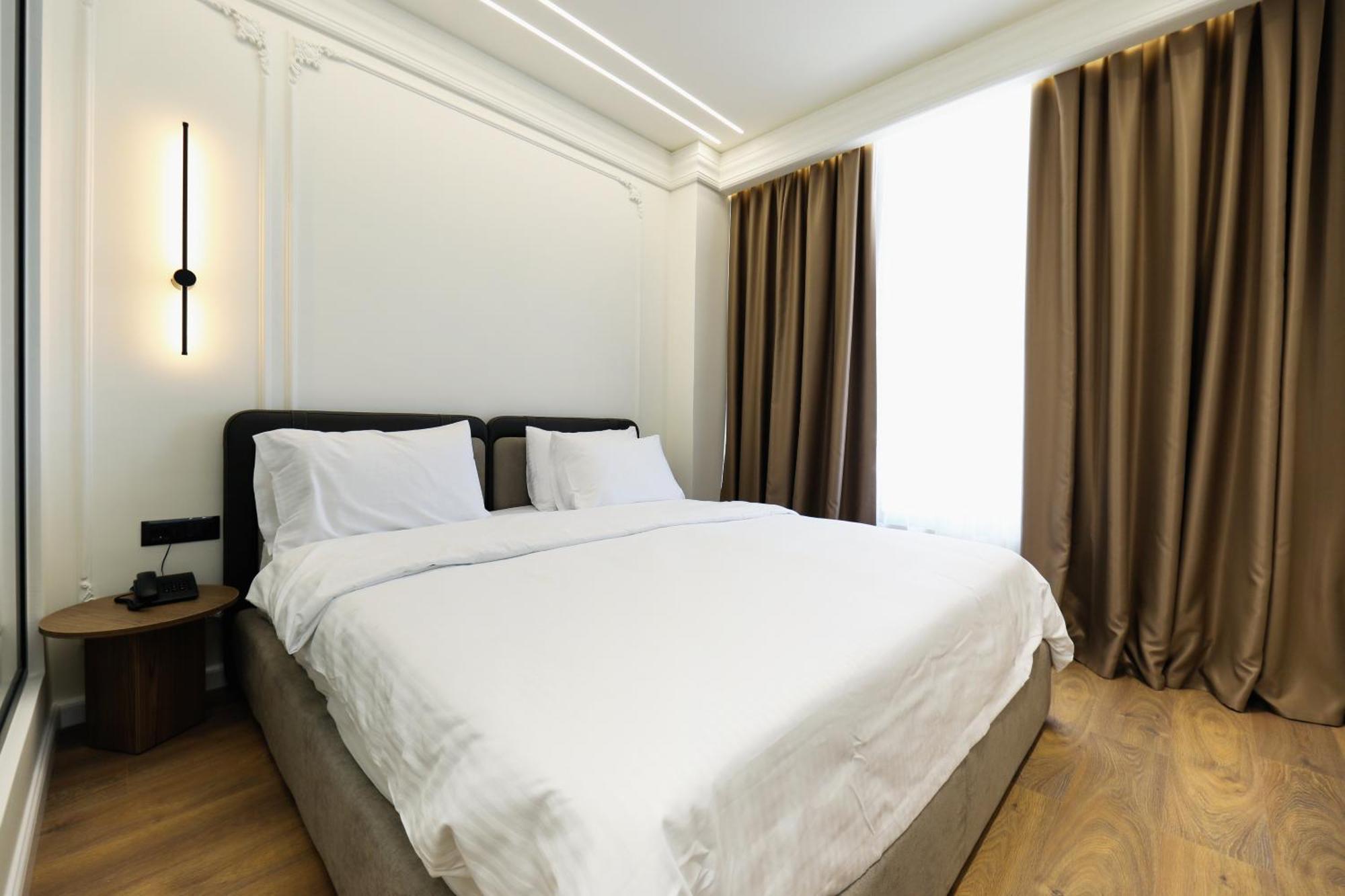 Hotel Adore Vlorë Buitenkant foto