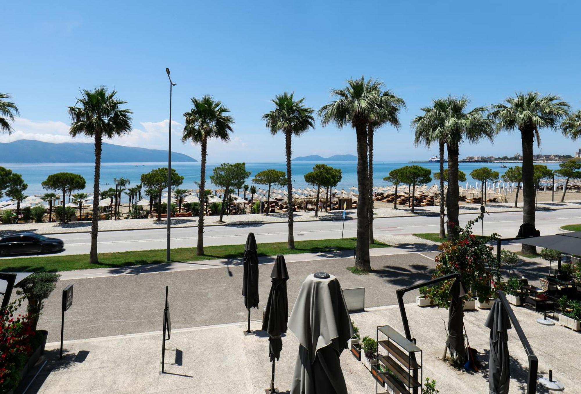Hotel Adore Vlorë Buitenkant foto