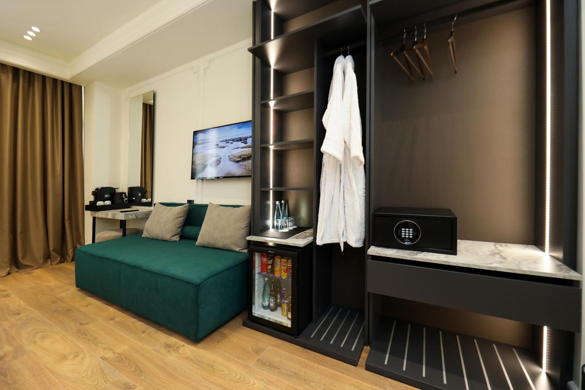Hotel Adore Vlorë Buitenkant foto
