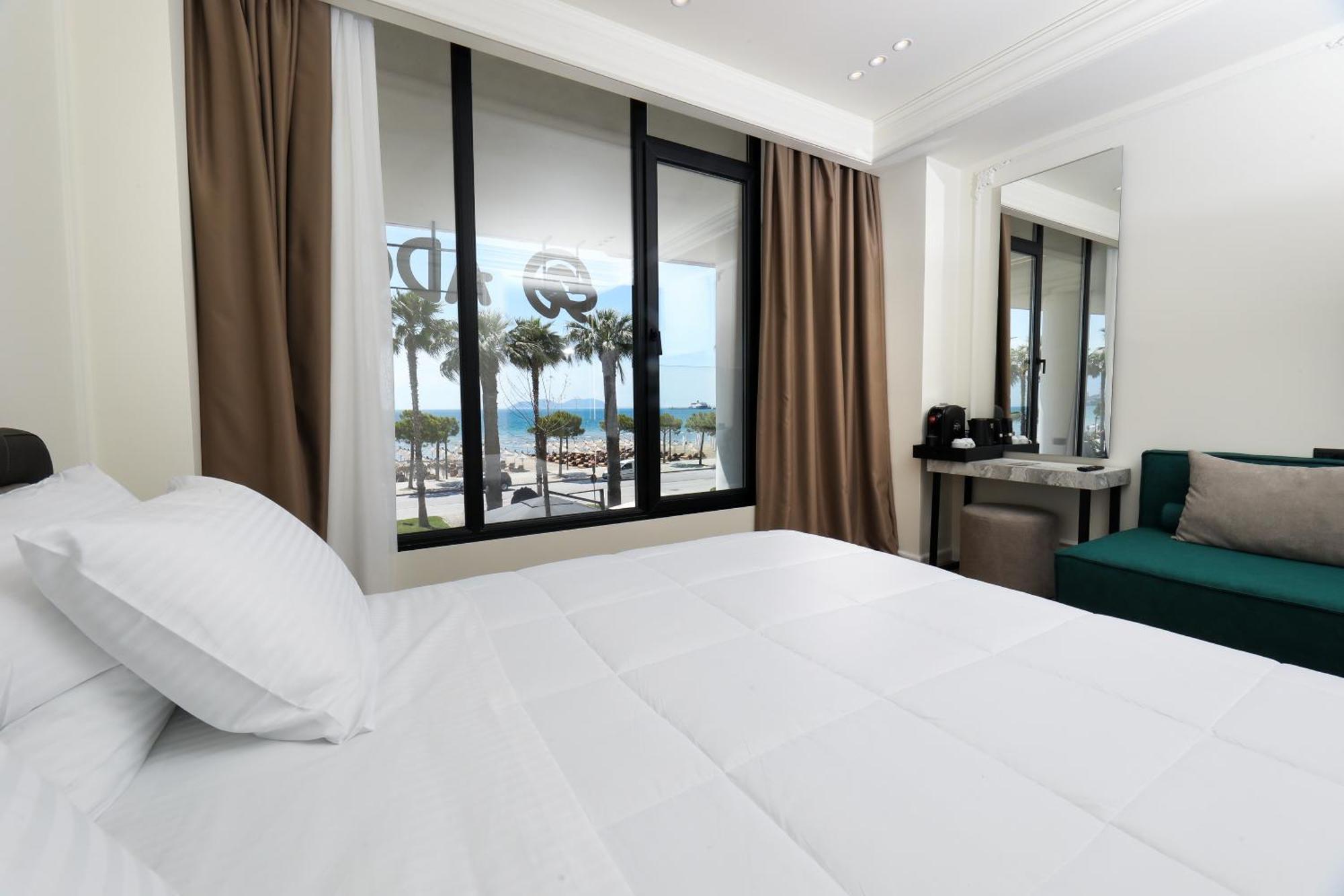 Hotel Adore Vlorë Buitenkant foto