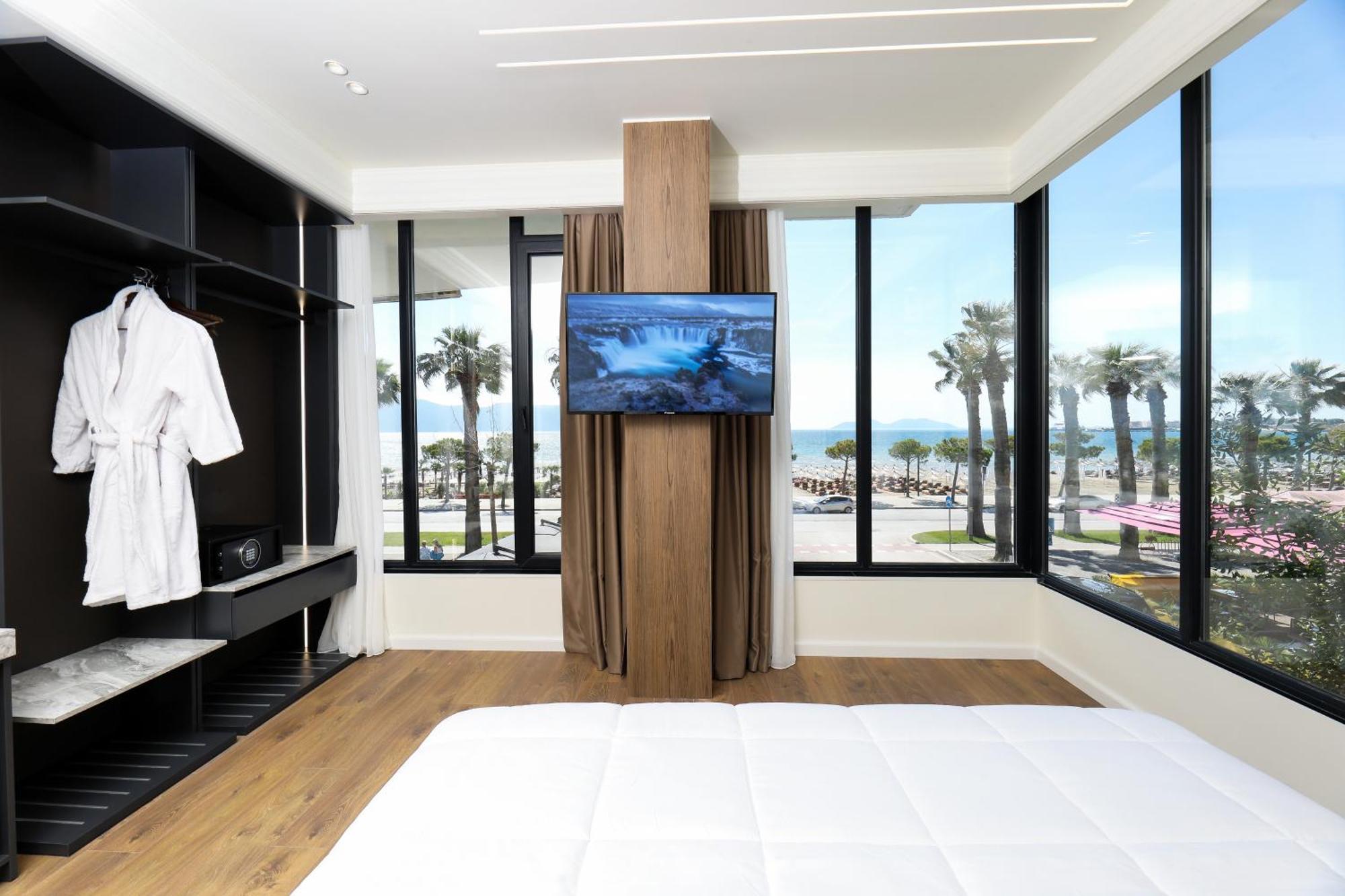 Hotel Adore Vlorë Buitenkant foto