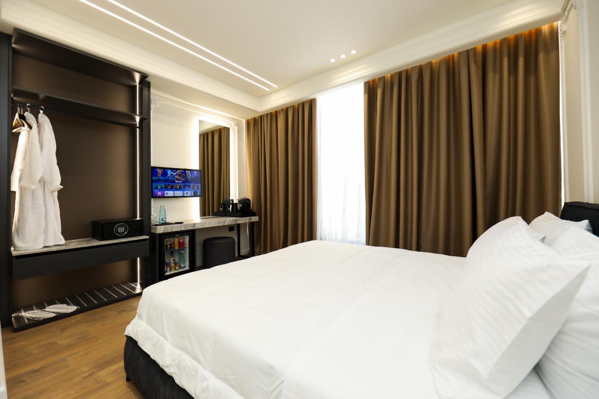 Hotel Adore Vlorë Buitenkant foto
