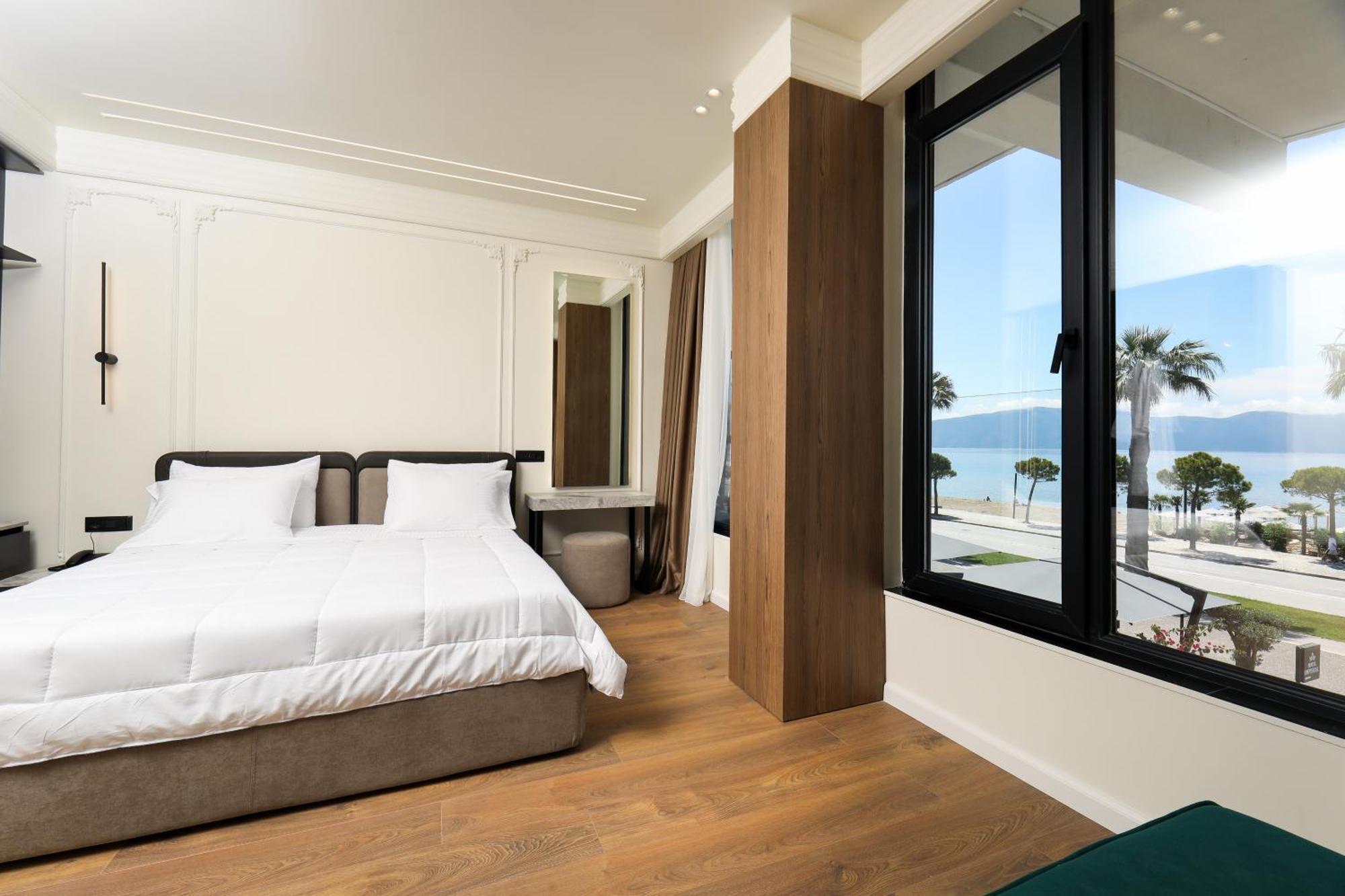 Hotel Adore Vlorë Buitenkant foto